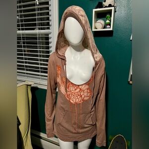 Vintage Free People! Women’s size medium pullover. Low neck, hood, front pocket.